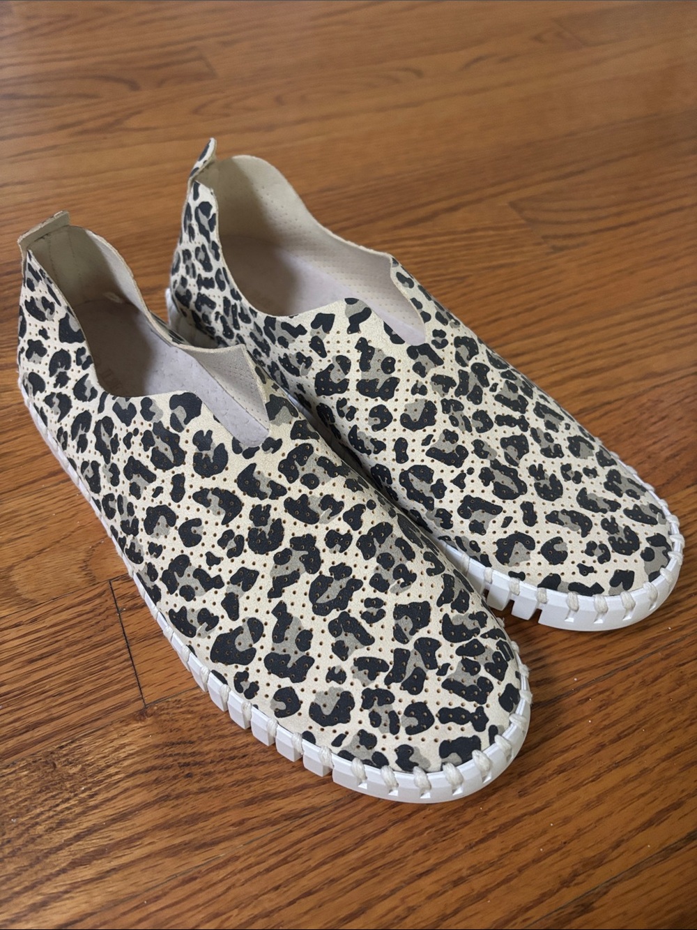 Women's Ilse Jacobsen Tulip Slip on Leopard Print Shoes EUC